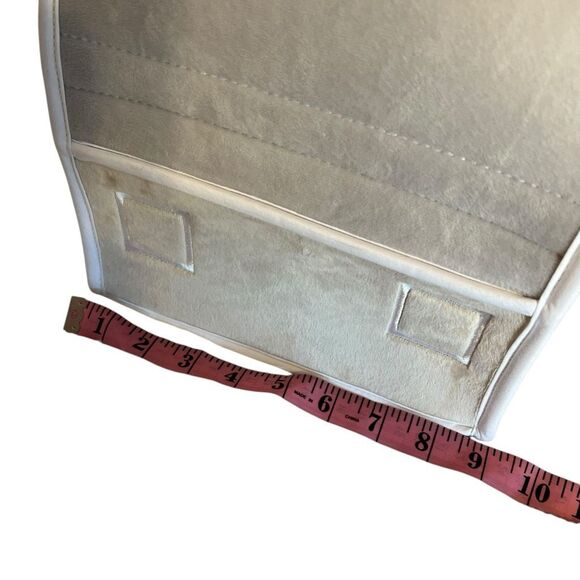 Lambs & Ivy Baby Farm Plush Barn with 4‎ Stuffed Animals Toy - Taupe/Gray/White - Picture 5 of 10